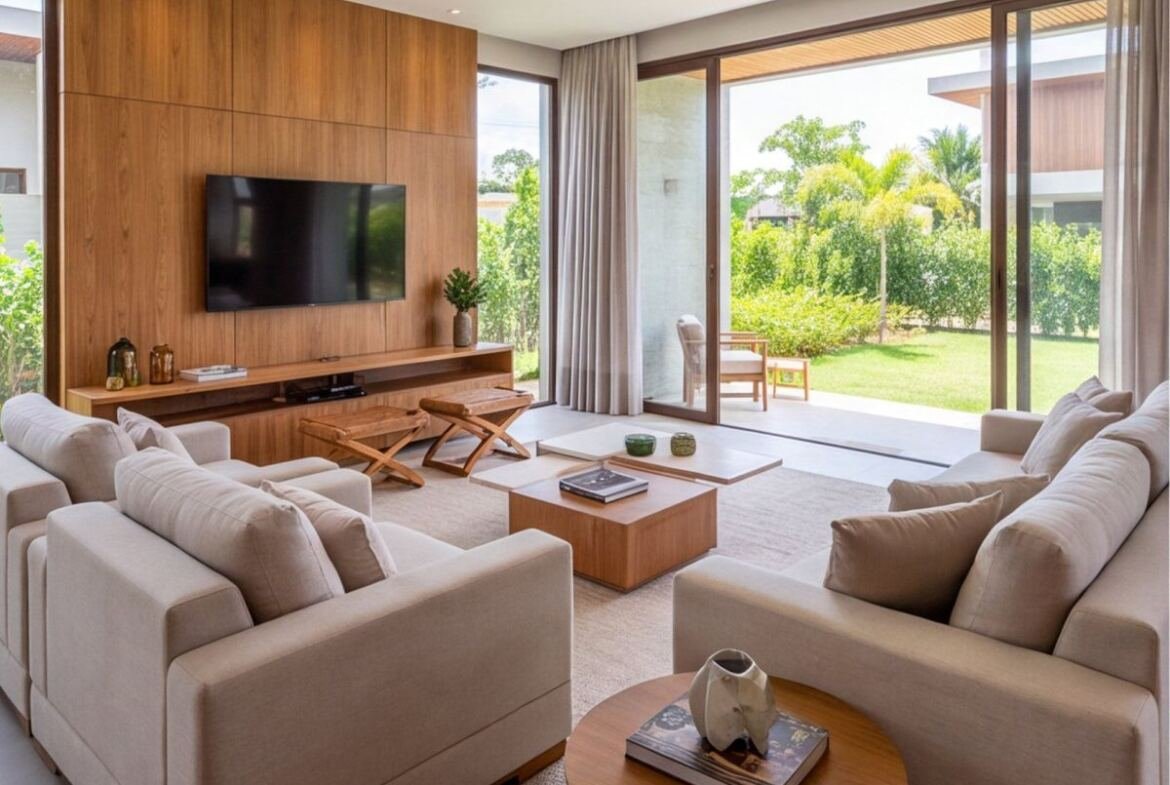 Casa em condomínio de Muro Alto com piscina privativa — sala