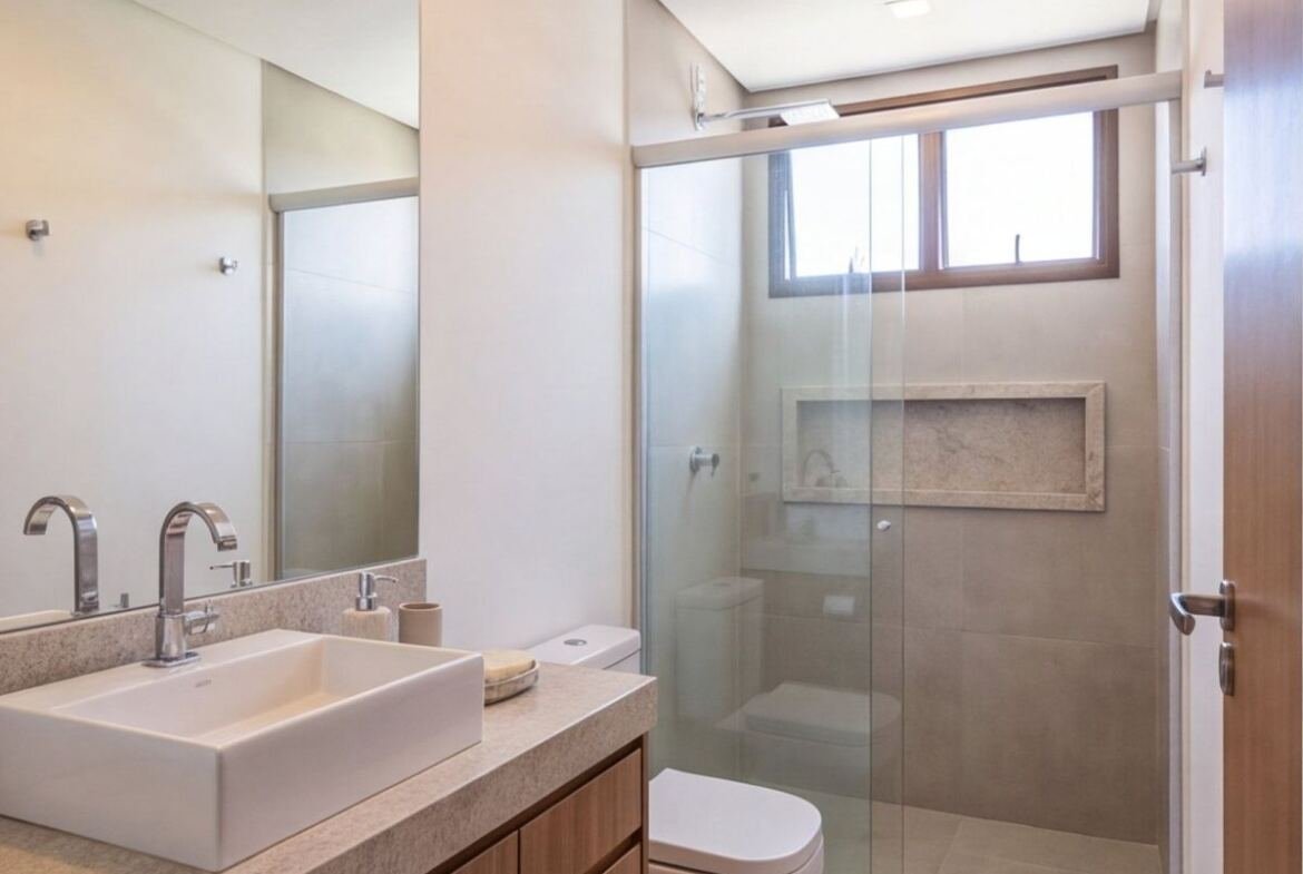 Apartamento em Tamandaré a uma quadra do mar — banheiro
