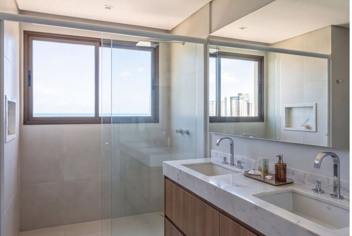 Apartamento na Praia do Pina com vista frontal para o mar — banheiro
