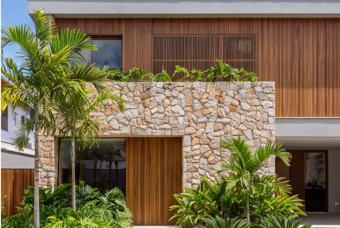 Casa em Casa Forte com jardim e área gourmet — fachada