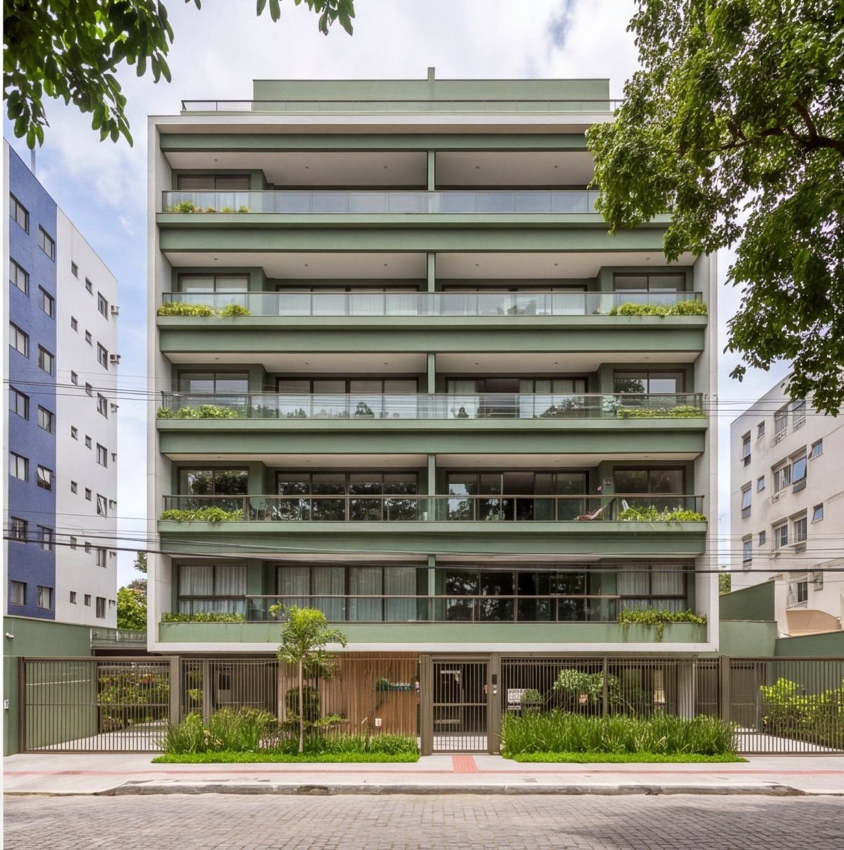 Apartamento em Casa Forte de frente para a praça — fachada